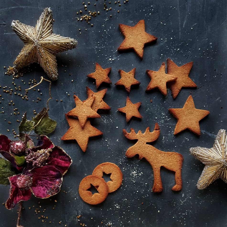 PALEO GINGERBREAD COOKIES